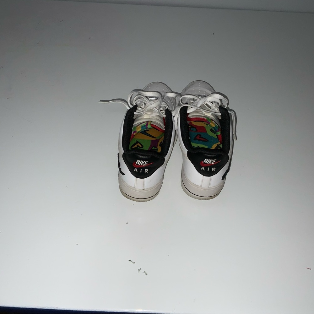 Nike White and Black Athletic Shoes - Picture 2 of 5